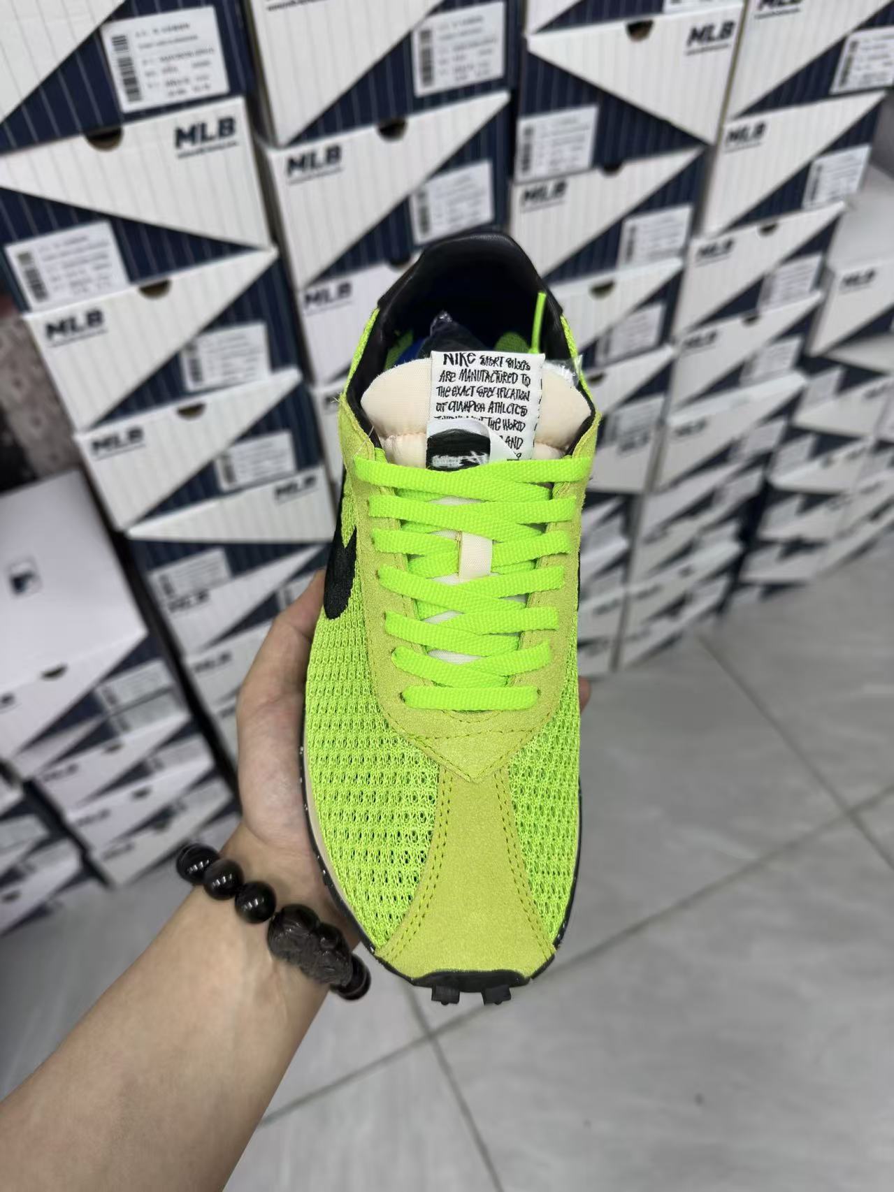 Nike Roshe Run in Green/Black: Forest Nocturne