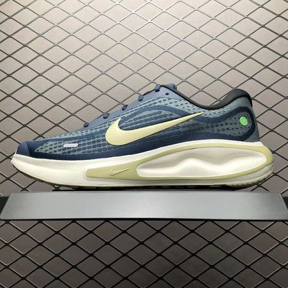 Nike Journey Run "Blue/Gold" – Everyday Comfort Meets Regal Style