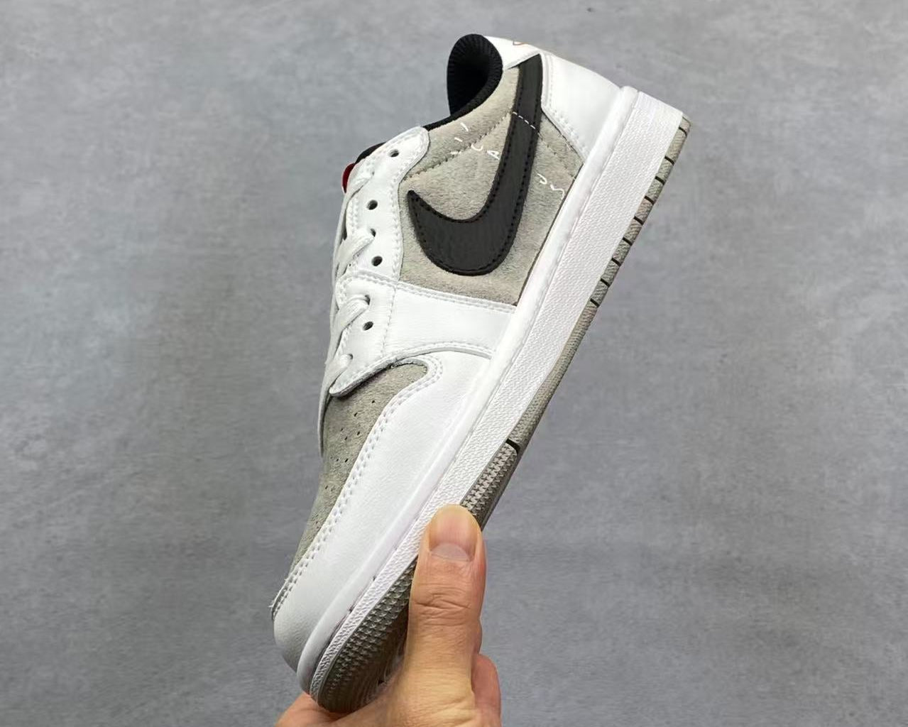 Nike Air Jordan 1 Low – Wolf Grey / White