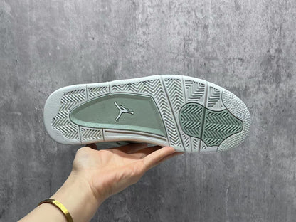 Air Jordan 4 Retro "Cool Mint"