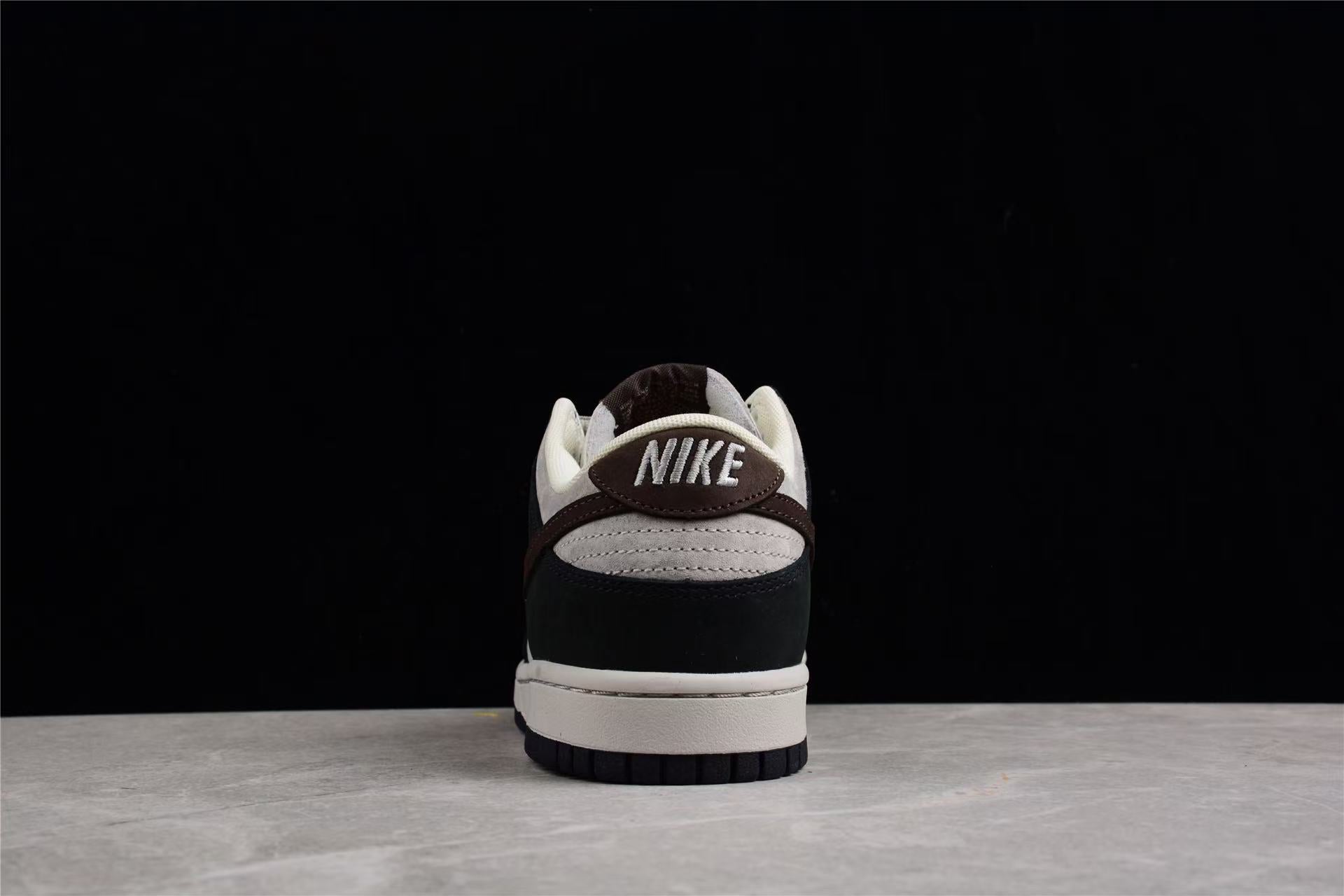 Nike Dunk Low "Black/White" – The Iconic Panda