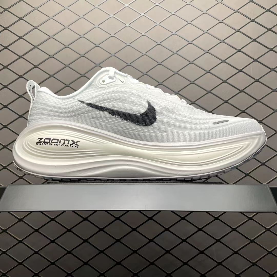 Nike Zoom Vomero in Grey/White: Urban Cloud