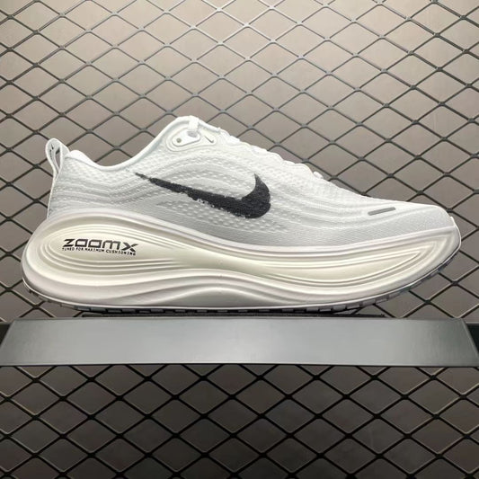Nike Zoom Vomero in Grey/White: Urban Cloud