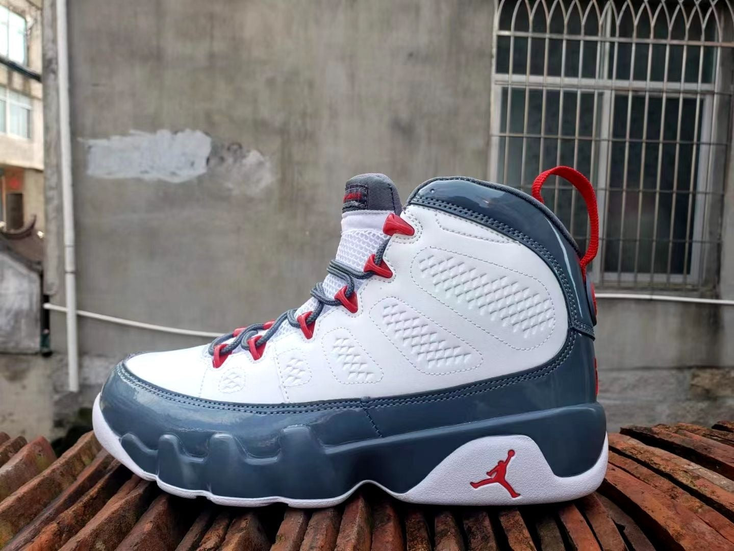 Air Jordan IX Retro "Light Grey / White"