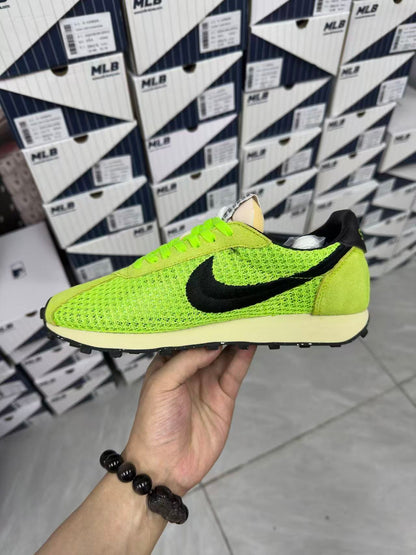 Nike Roshe Run in Green/Black: Forest Nocturne