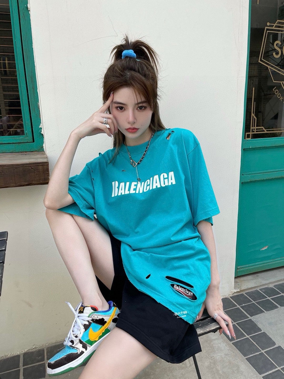 Ba*len*cia*ga distressed logo t-shirt