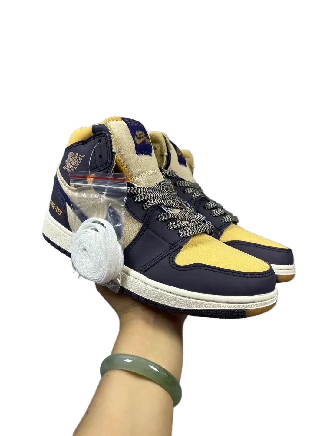 Air Jordan 1 Mid "Blue Brown / GORE-TEX"