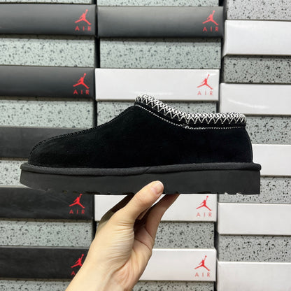 UGG Classic Snow Boot in Black