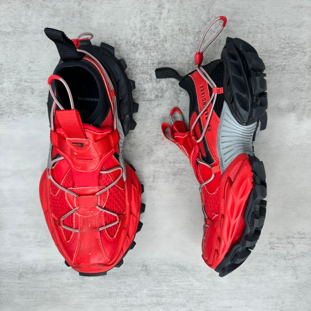 Balenciaga Hamp tons Sneaker in Black/Red: Monochrome Ignition