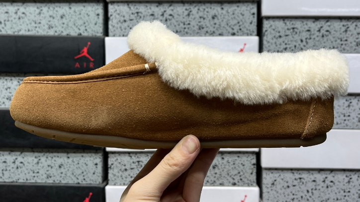 UGG Ansley Mule in Chestnut