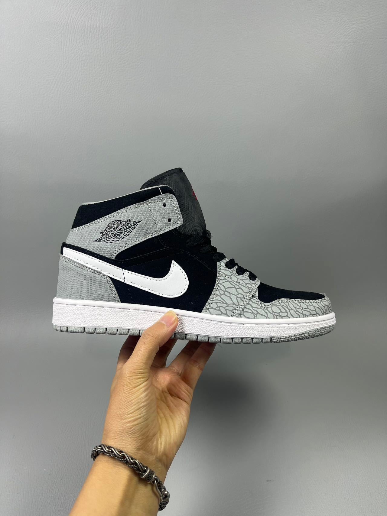 Air Jordan 1 Retro High OG "Elephant Print"