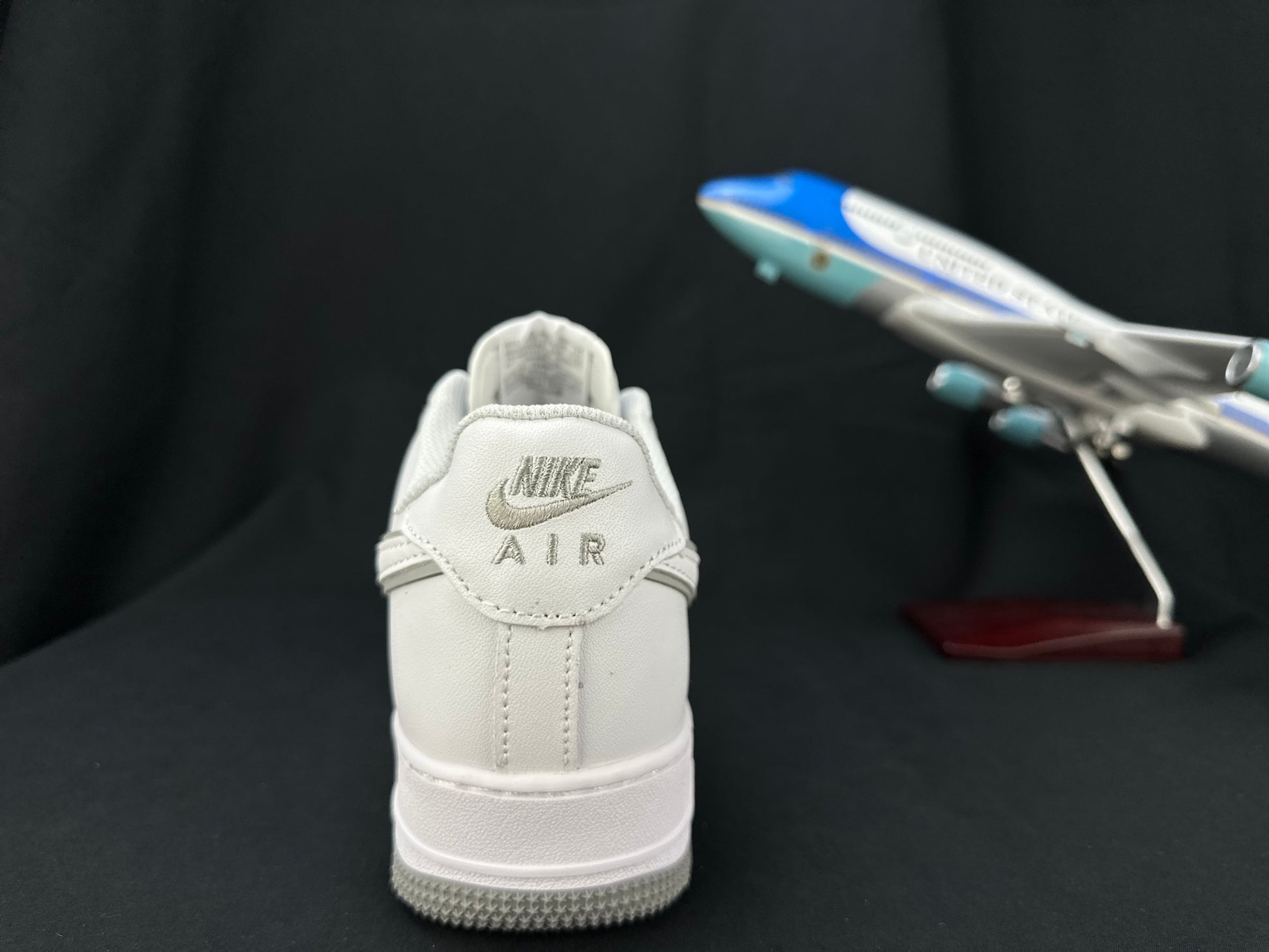 NIKE AIR FORCE 1 "Double Swoosh White/Grey"