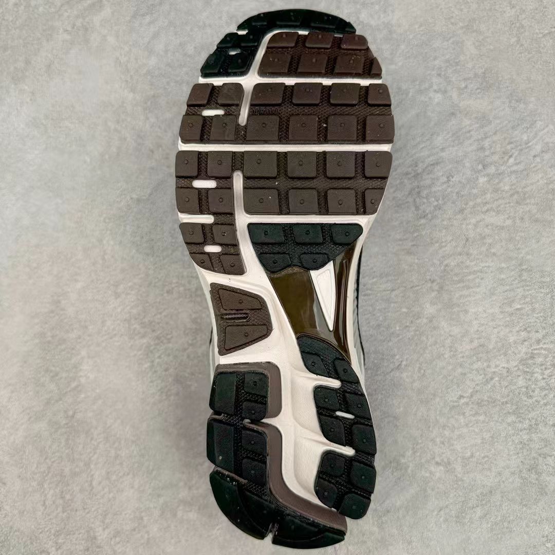 Nike Zoom Vomero 5 in Desert Grey: The Nomad's Archive