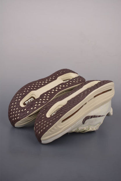 Nike Zoom Vomero Premium in Oatmeal: Baked Earth