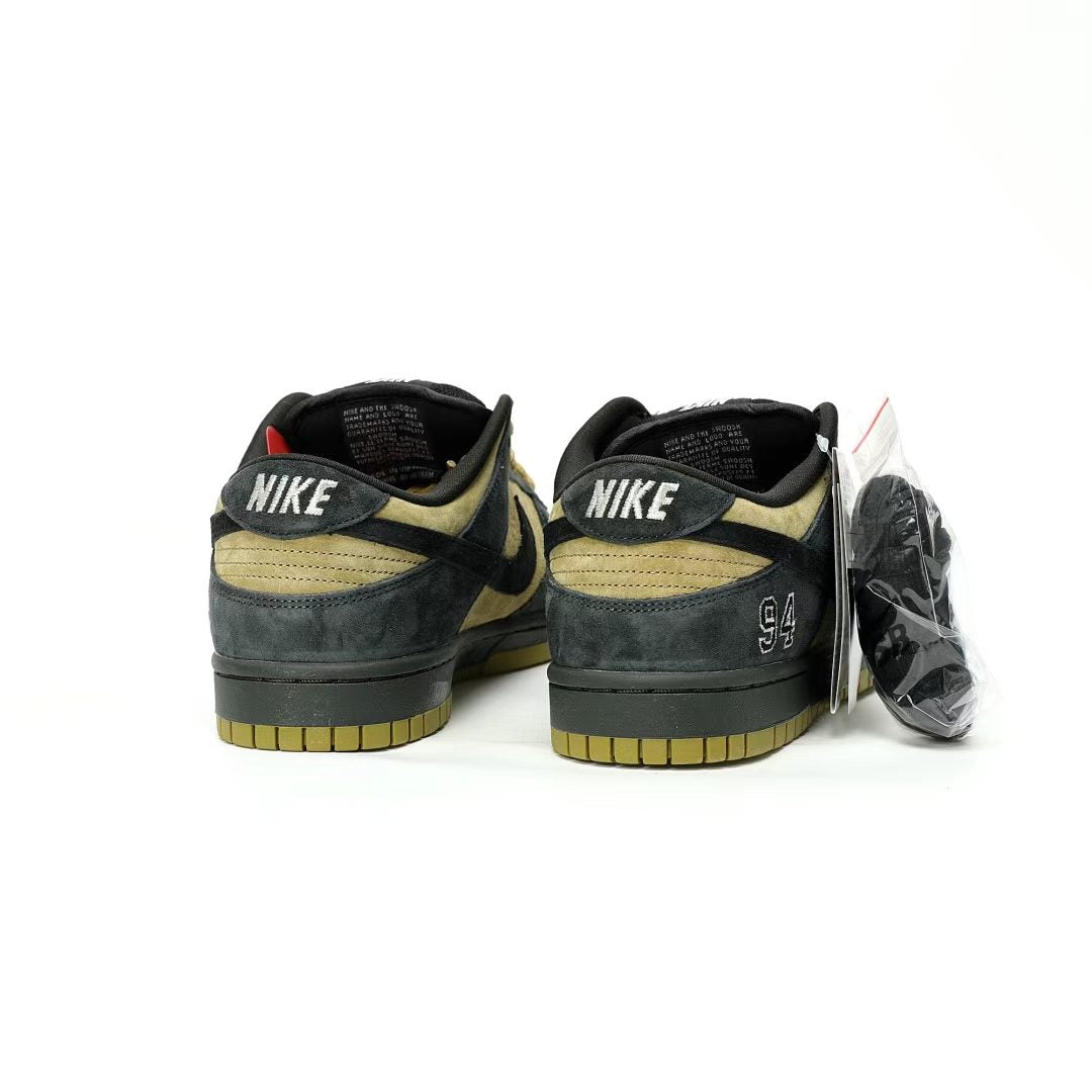 Nike Dunk Low "Black/Yellow" – Iconic Contrast, Timeless Style