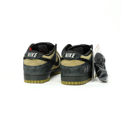 Nike Dunk Low "Black/Yellow" – Iconic Contrast, Timeless Style