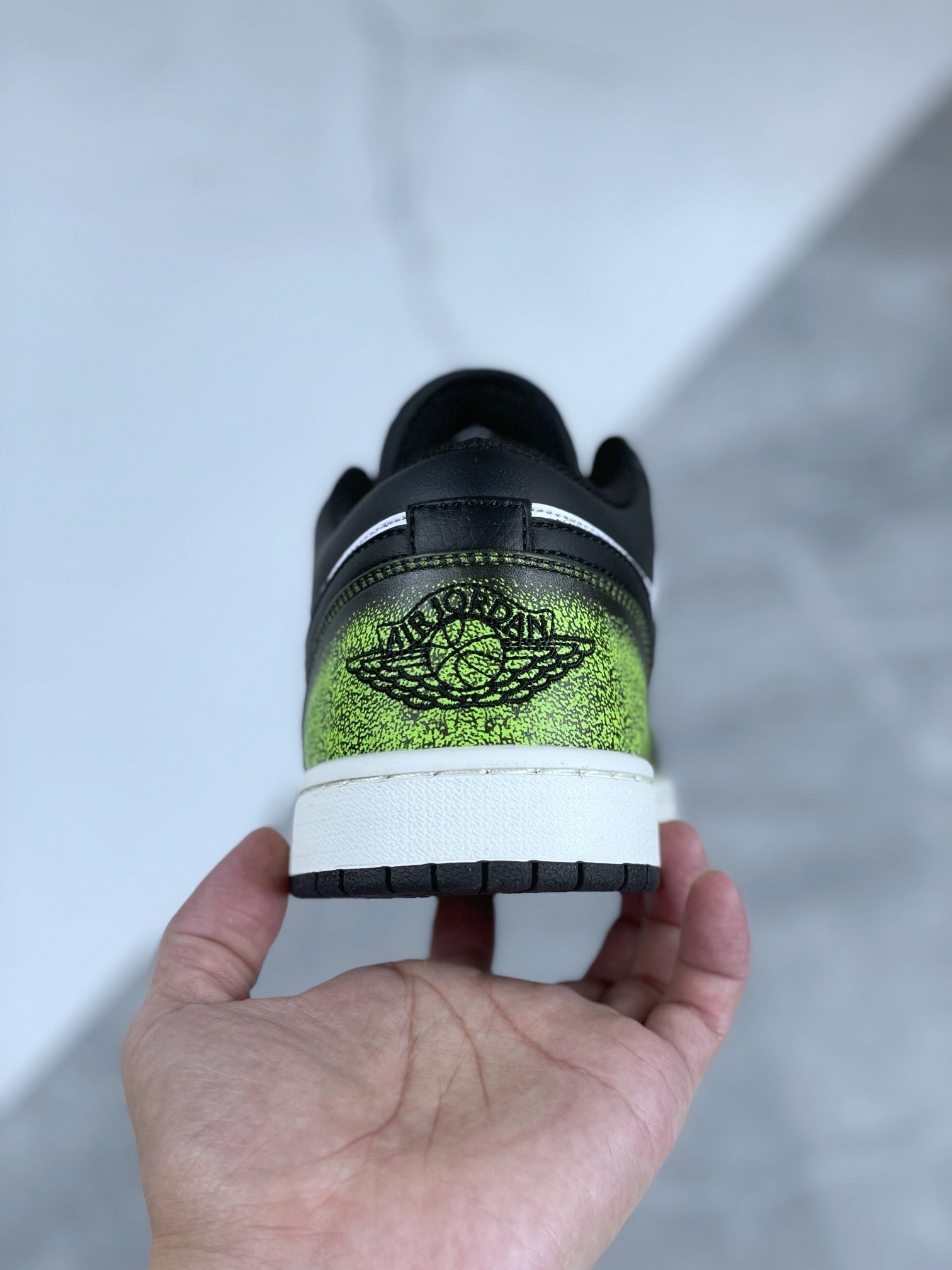 Air Jordan 1 Low "White/Green - Elephant Print"