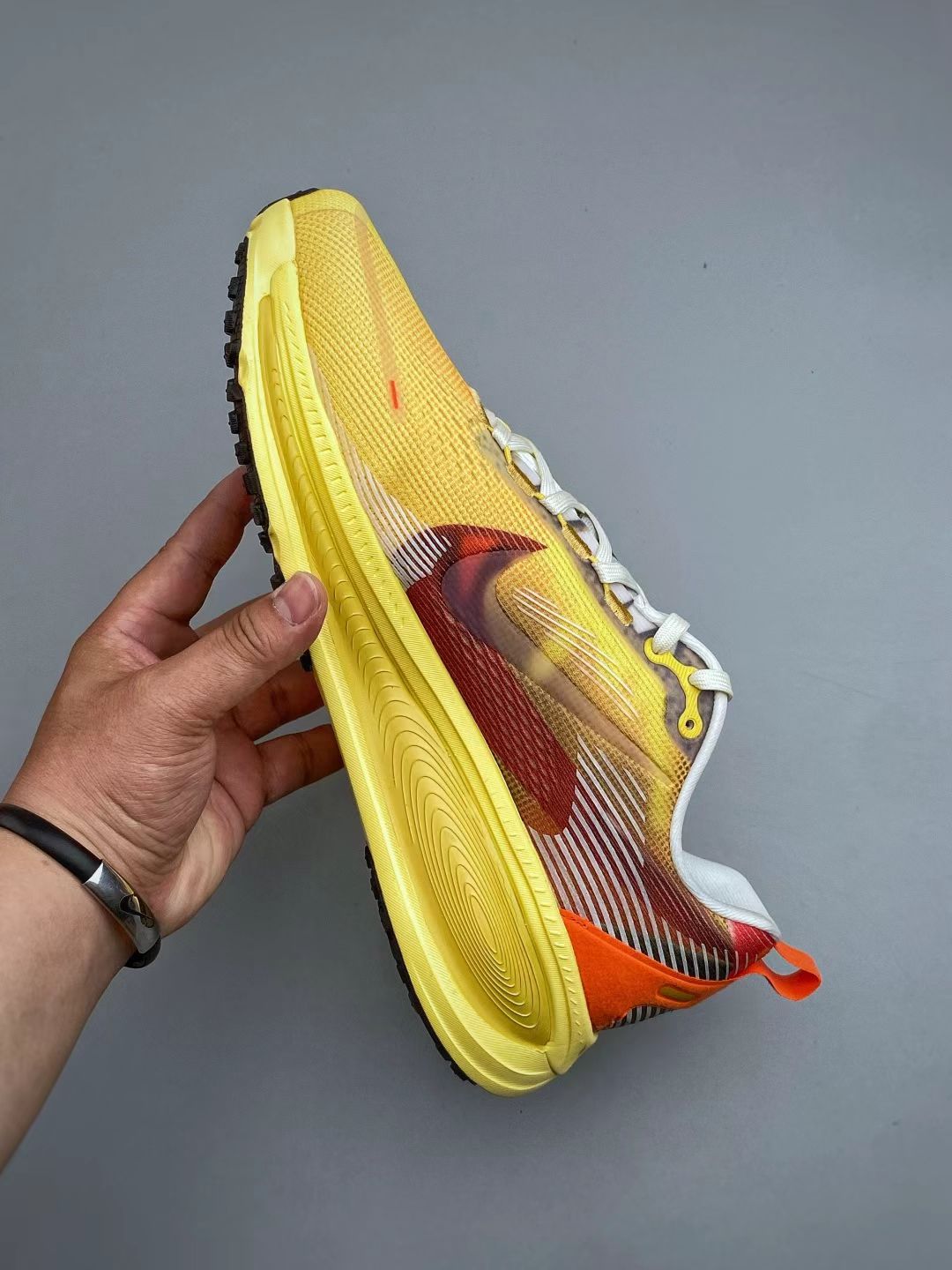 Nike ZoomX Vomero 18 "Orange/Red" – High-Energy Cushioned Runner