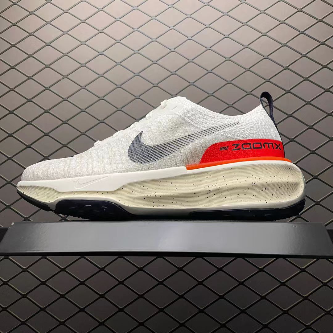 Nike Zoom Run in White/Red: Velocity Ignition