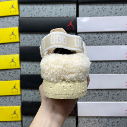 UGG Classic Snow Boot in Beige