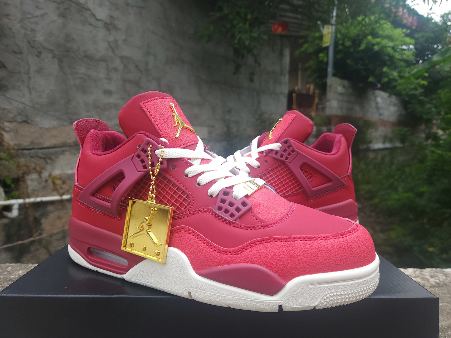 Air Jordan 4 Retro ‘Purple Metallic’