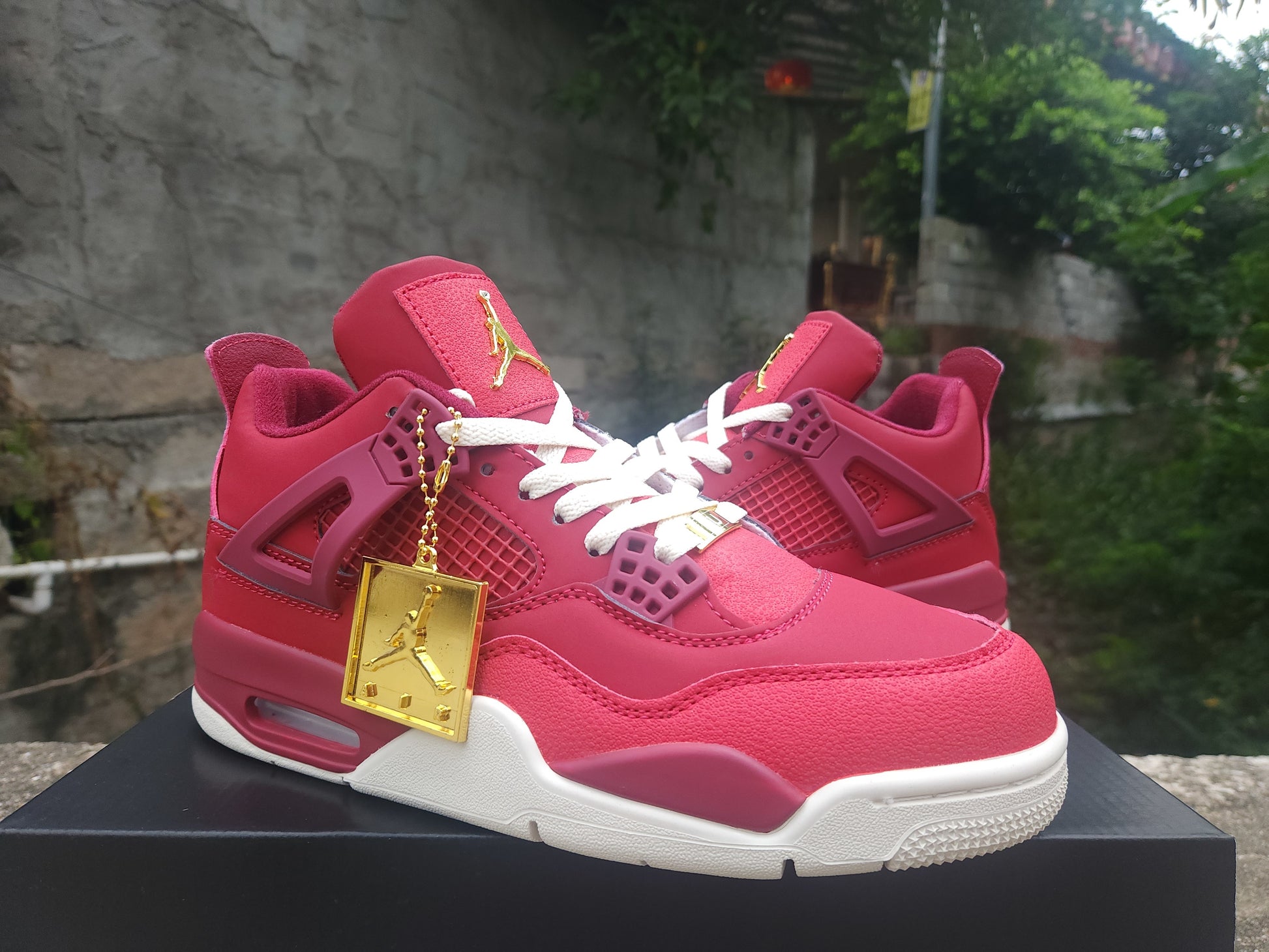 Air Jordan 4 Retro ‘Purple Metallic’