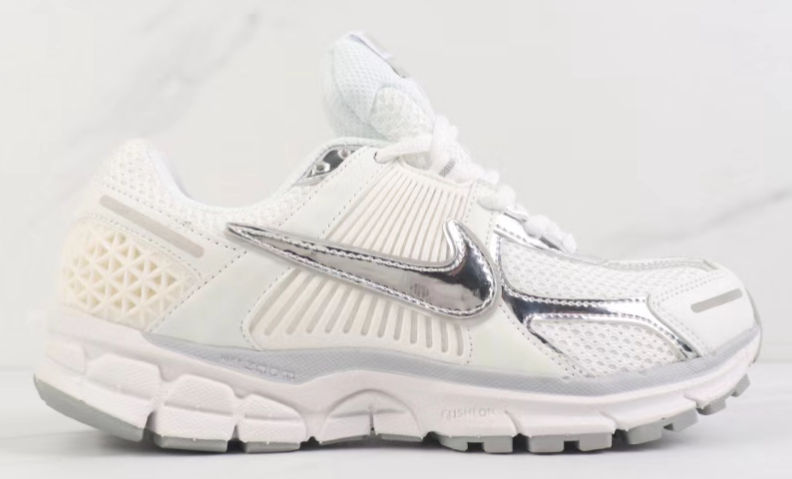Nike Zoom Vomero 5 in Silver-to-White Gradient: Lunar Ascent