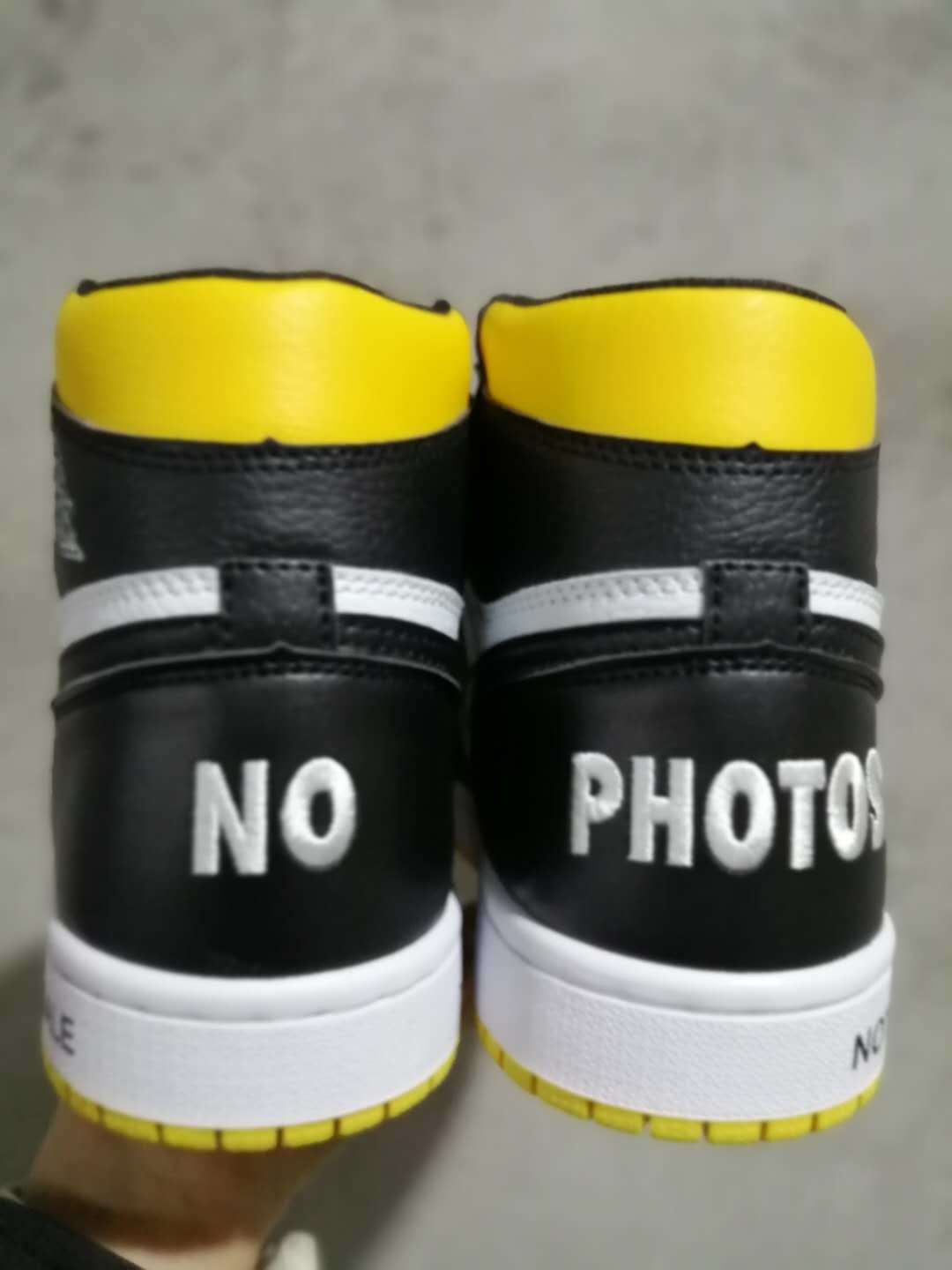 Air Jordan 1 Retro High OG 'Black Toe Yellow'