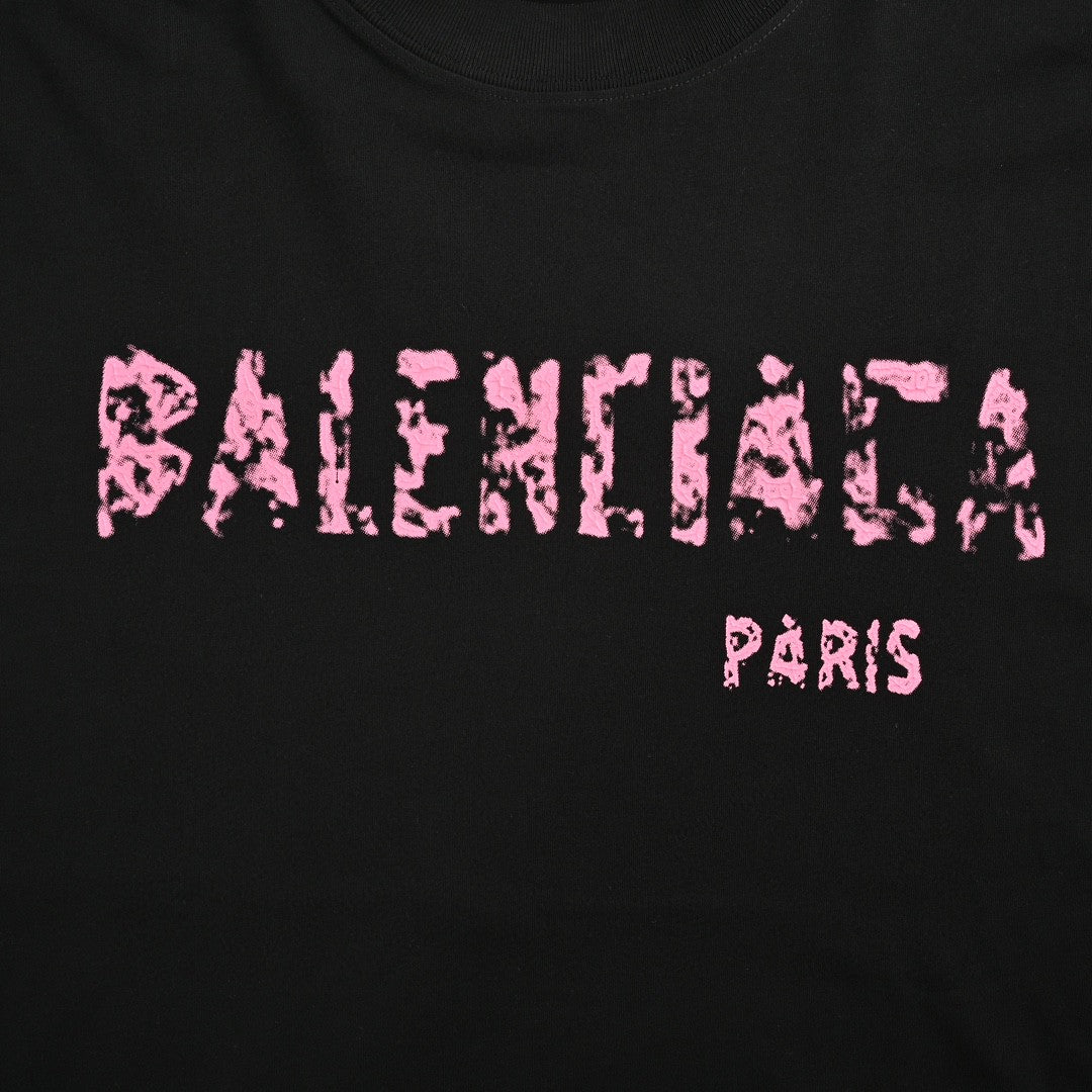 Ba*len*cia*ga distressed logo t-shirt in black