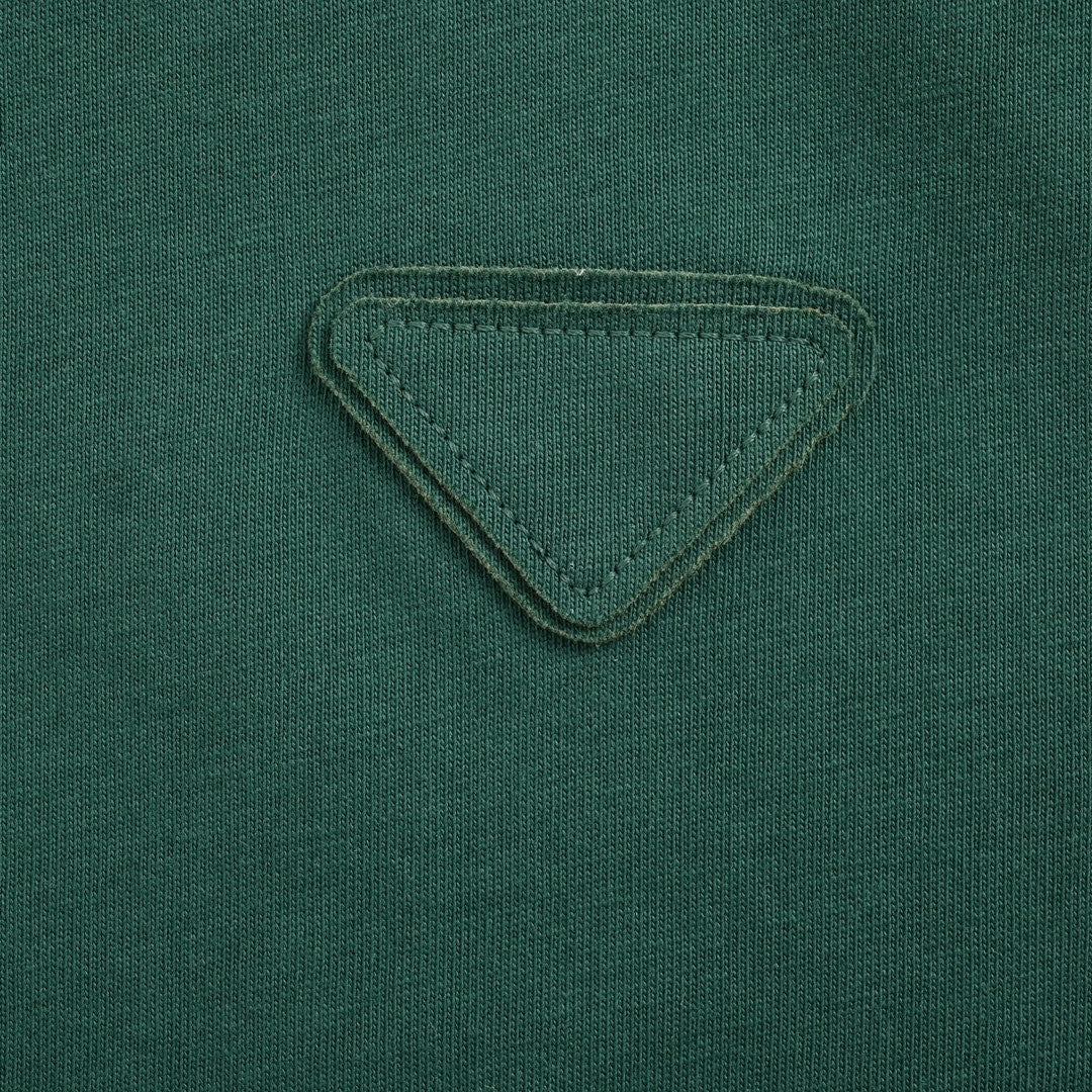 Pra*a green double layer t-shirt