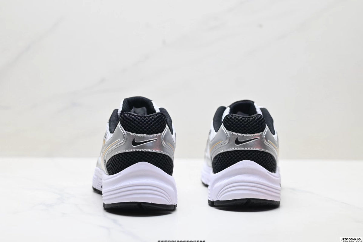 Nike Zoom Vomero 20 in White/Black/Gold: Gilded Performance