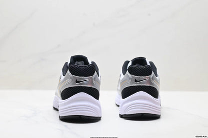 Nike Zoom Vomero 20 in White/Black/Gold: Gilded Performance