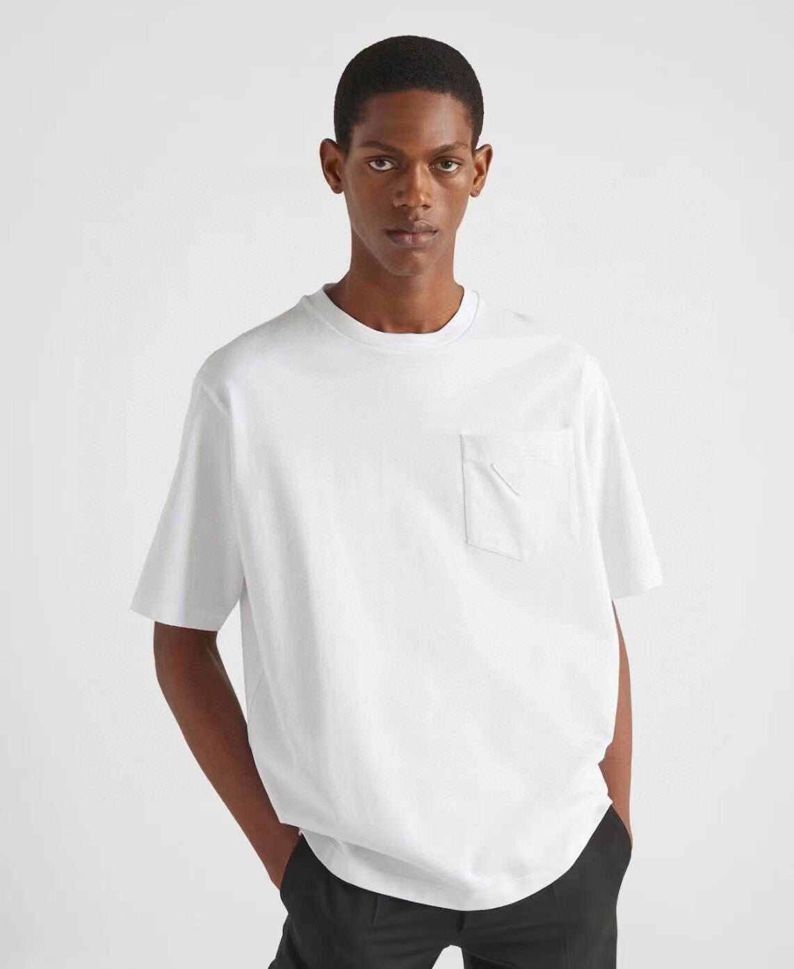 Pra*a logo pocket t-shirt (white)