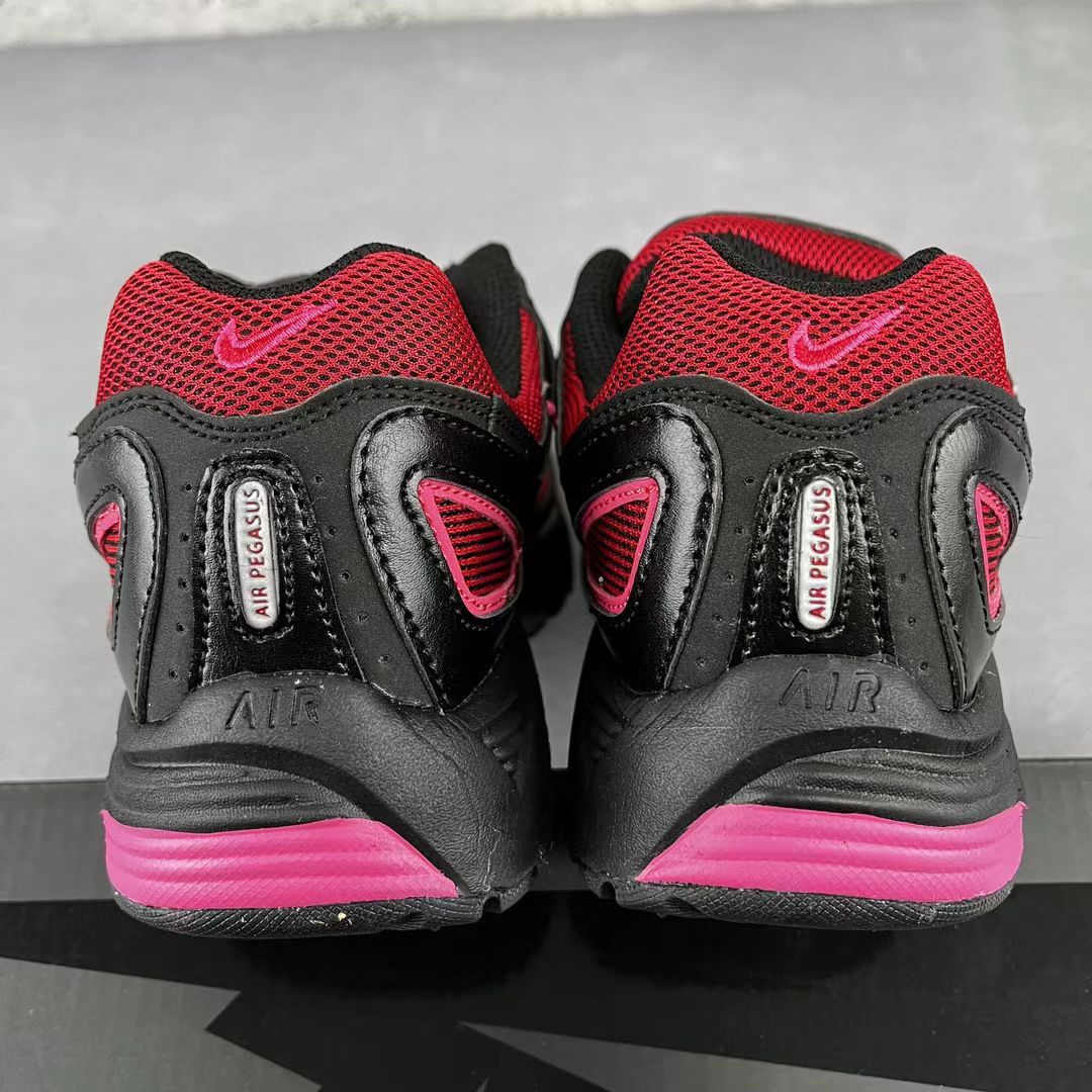 Nike Air Pegasus 2K5 "Black/Red" – Aggressive Retro Runner