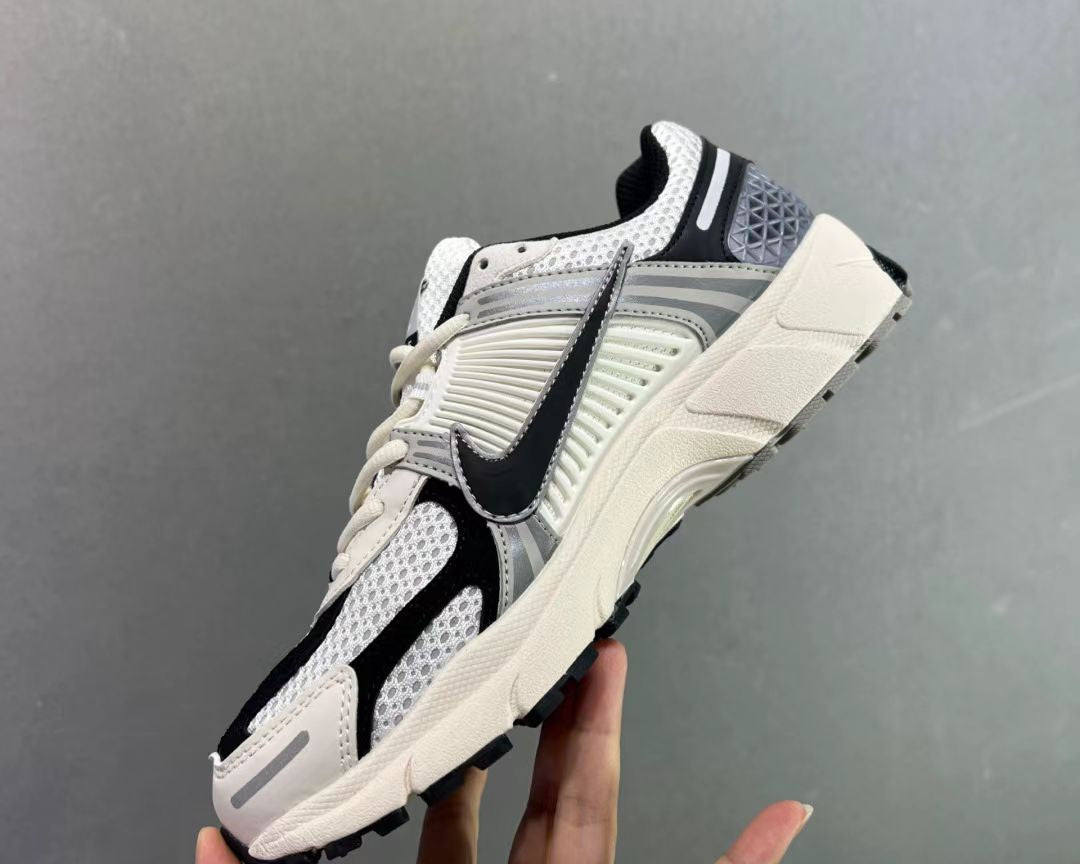 Nike Zoom Vomero 5 “Grey/Black” – Retro Runner Reimagined