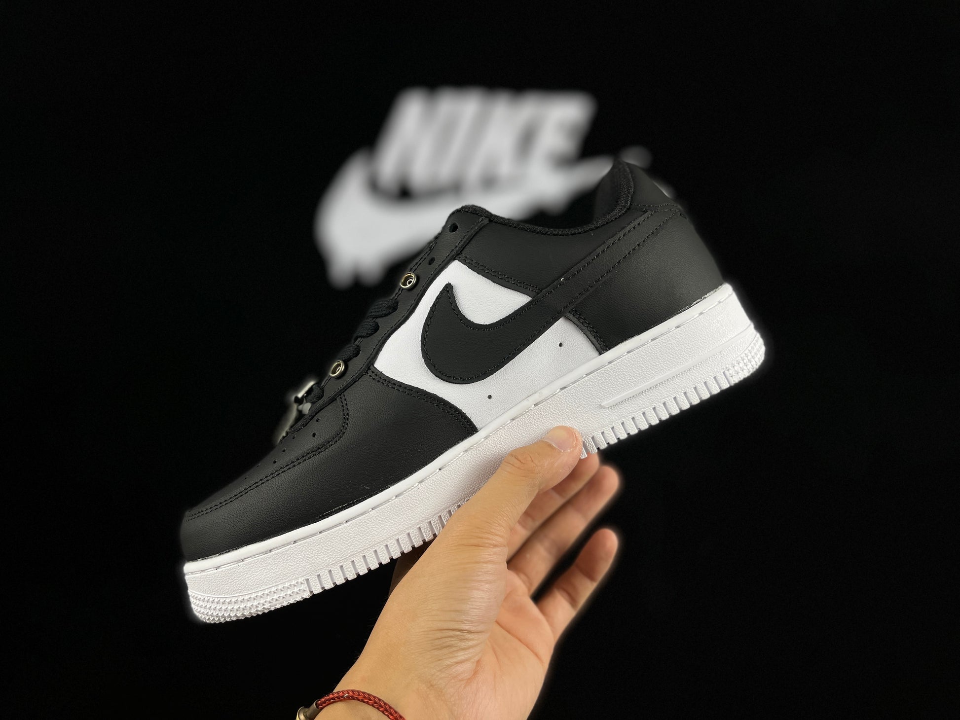 NIKE AIR FORCE 1 "Black Buckle"