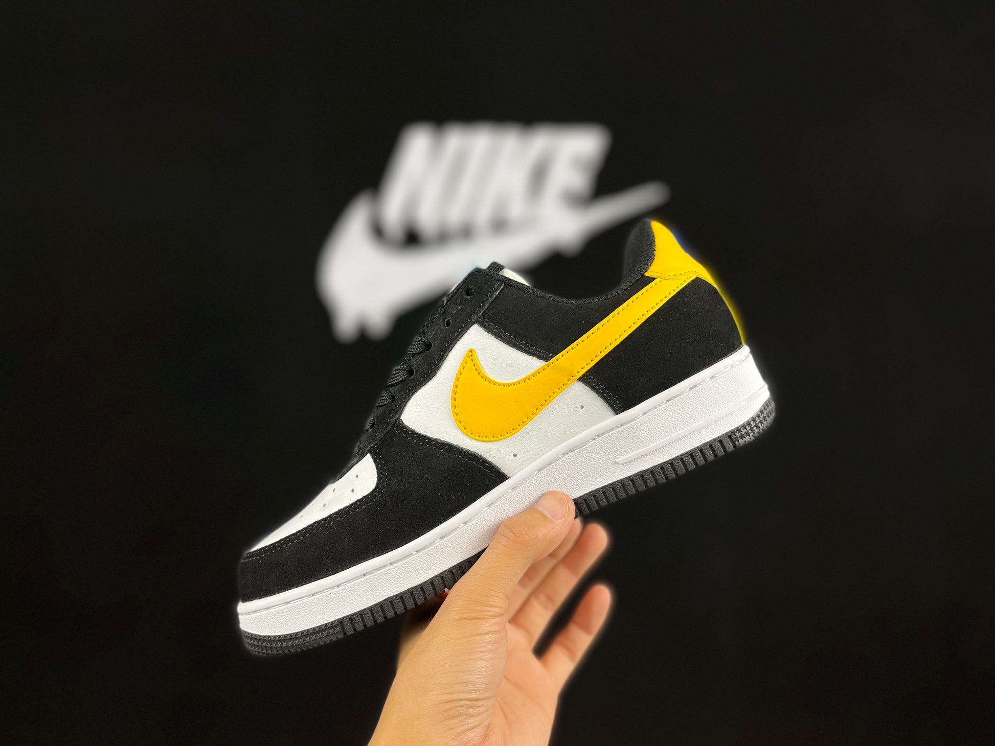 NIKE AIR FORCE 1 Low "Black/White/Yellow Swoosh"