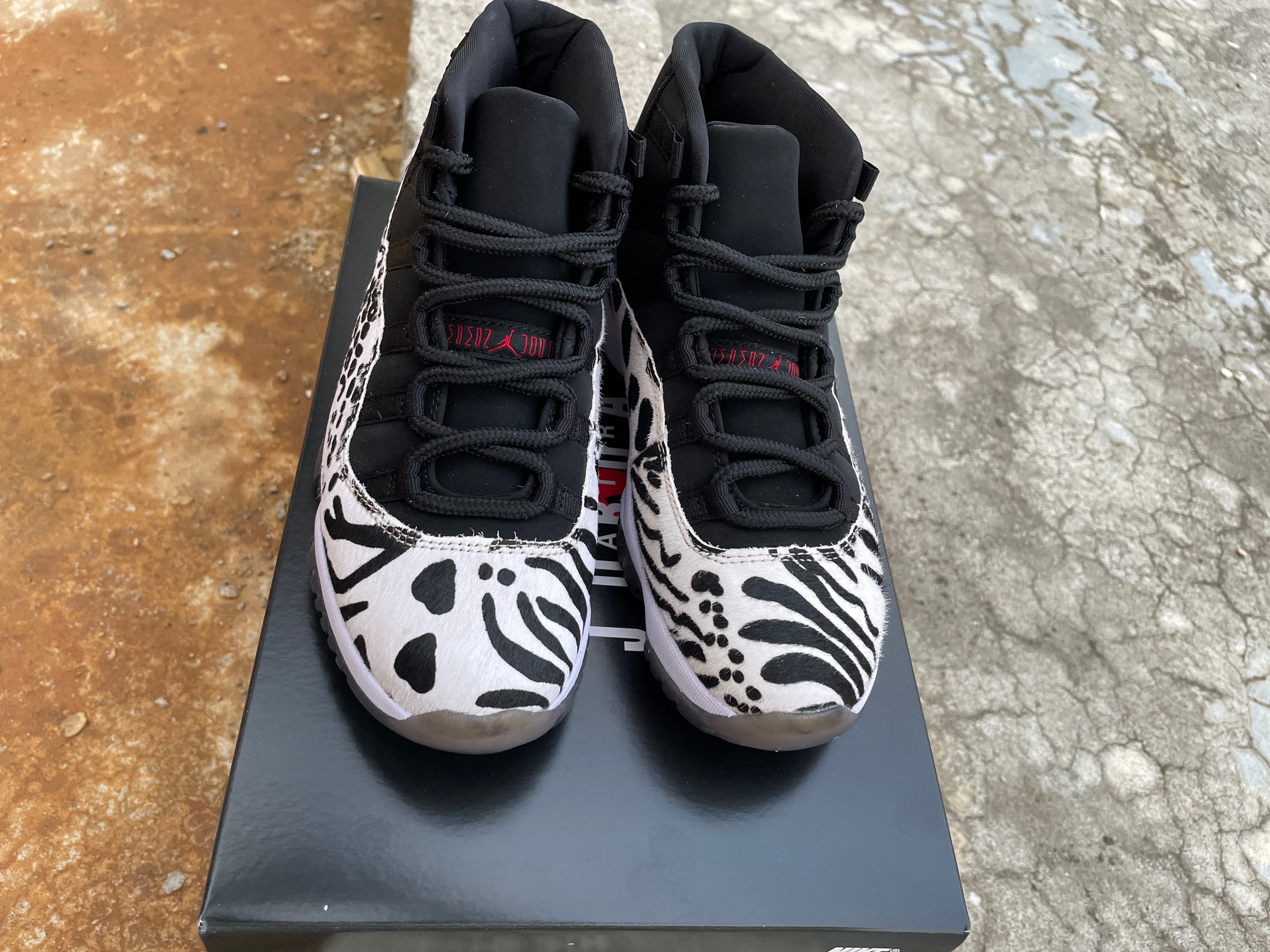 AIR JORDAN 11 "Animal Instinct"