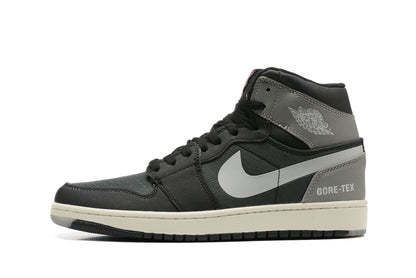 Air Jordan 1 Retro High OG 'Black / Industrial Blue'