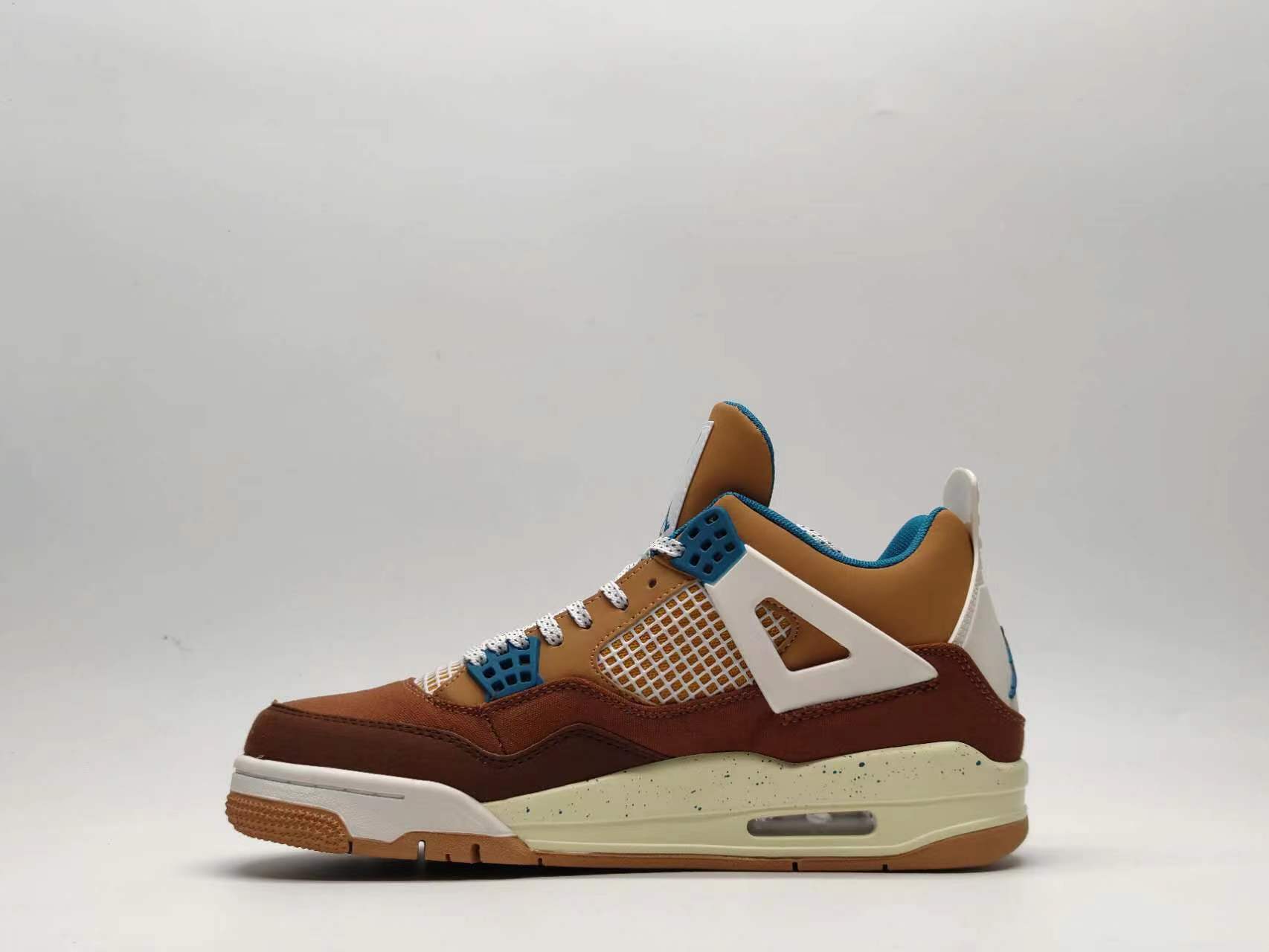Air Jordan 4 Retro "Teddy Bear"