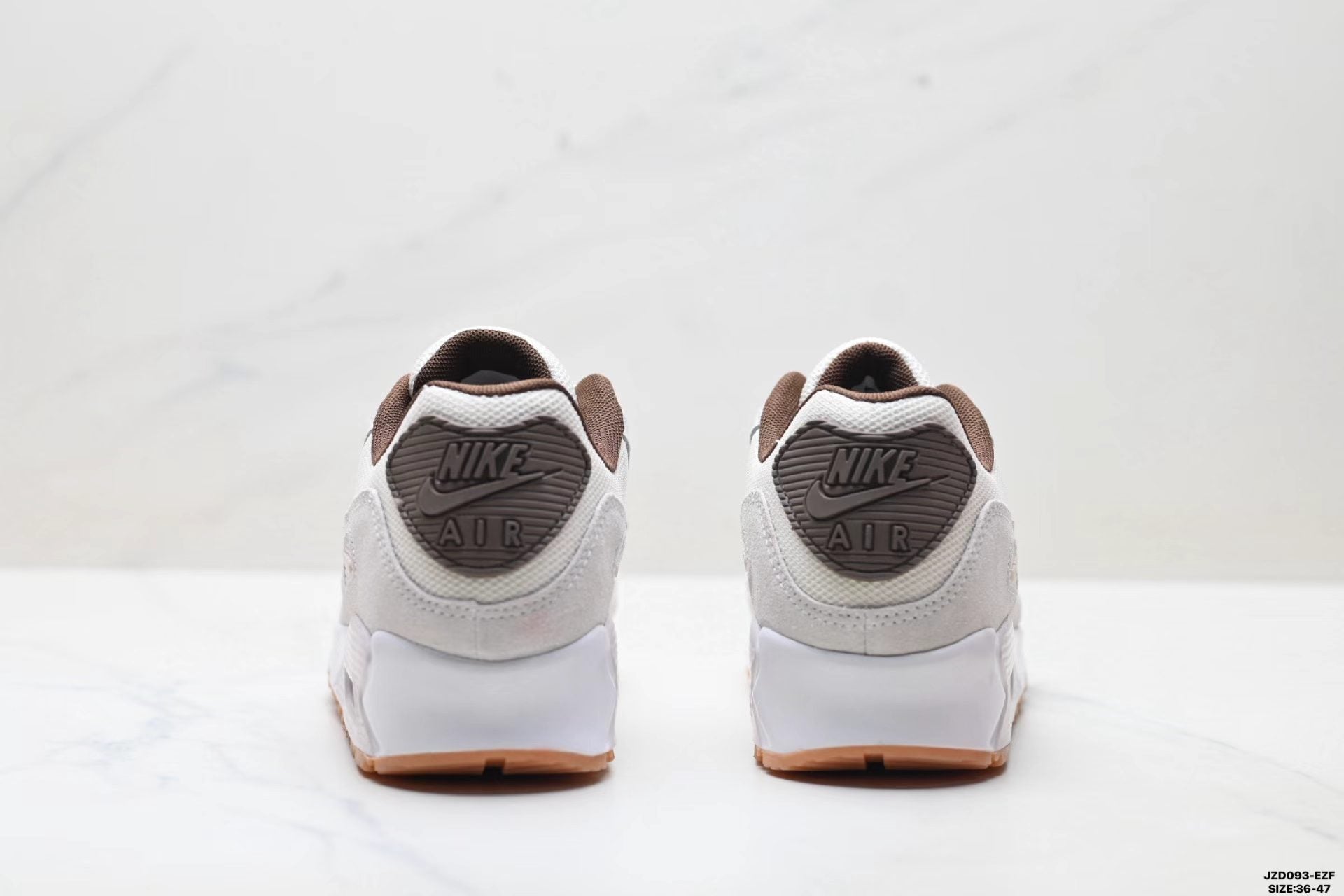 Nike Air Max in White/Grey/Black: Monolithic Gradient