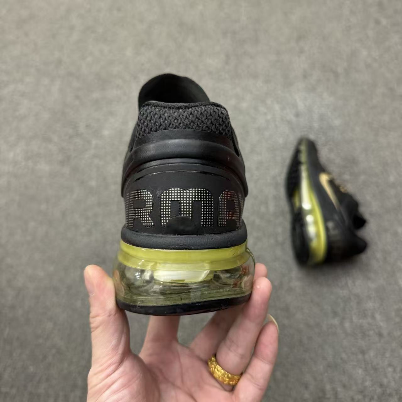 Nike Air Max “Black/Gold” – Luxurious Street Presence