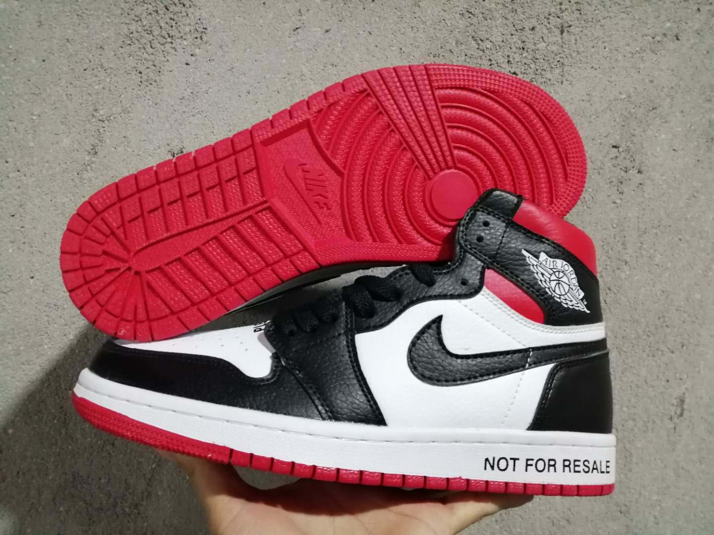 Air Jordan 1 Retro High OG 'Banned'