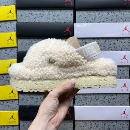 UGG Classic Snow Boot in Beige