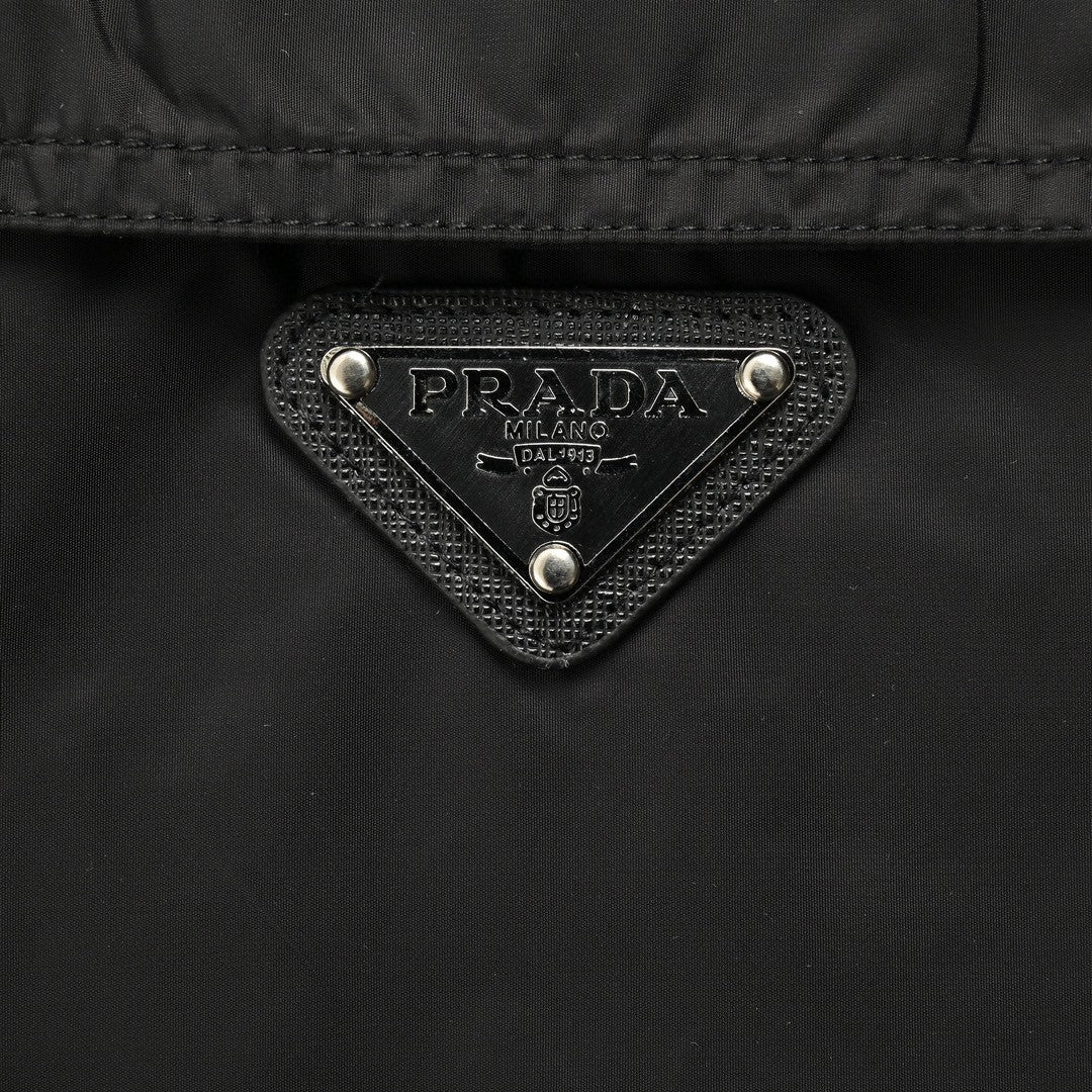 Pra*a black short-sleeve jacket