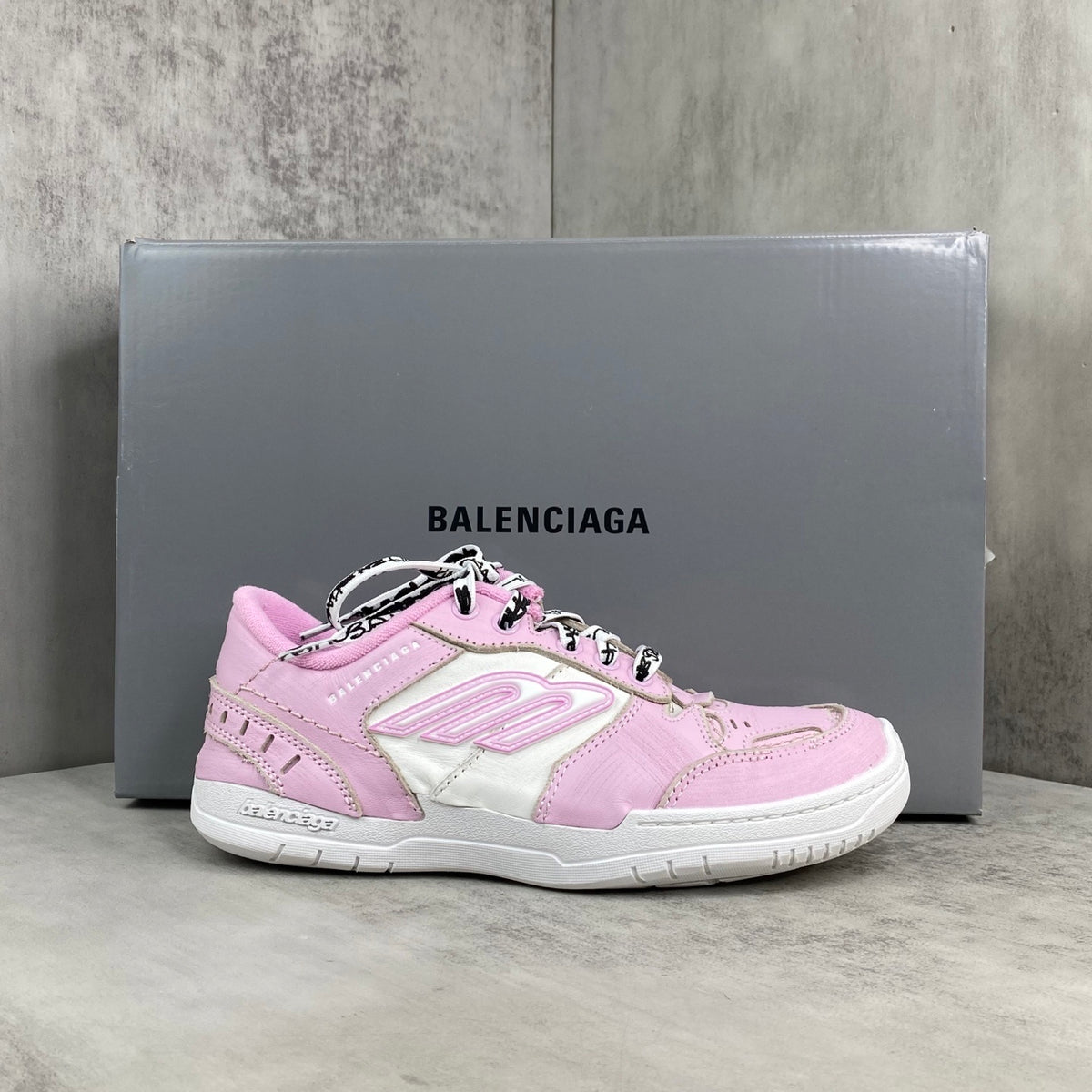 Balenciaga Hamp tons Sneaker in Pink: Disruptive Femininity