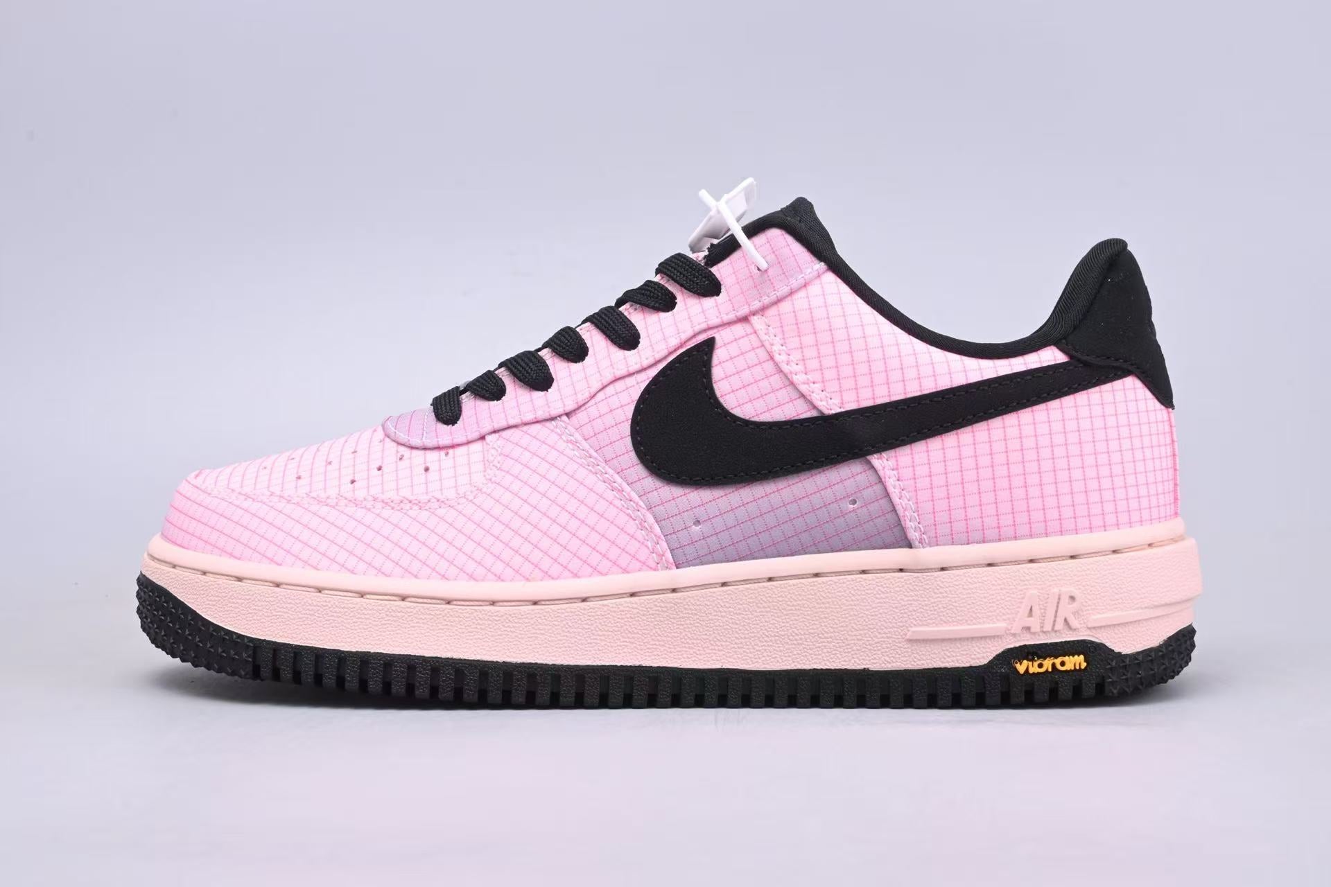 Nike Air Force 1 Low “Pink/Black” – Iconic Style with a Bold Contrast