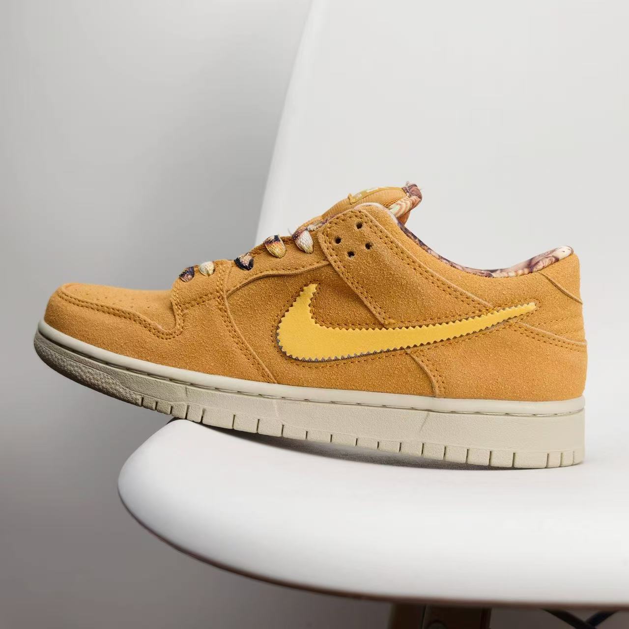 Nike Dunk Low “Brown” – Earth-Toned Streetwear Essential