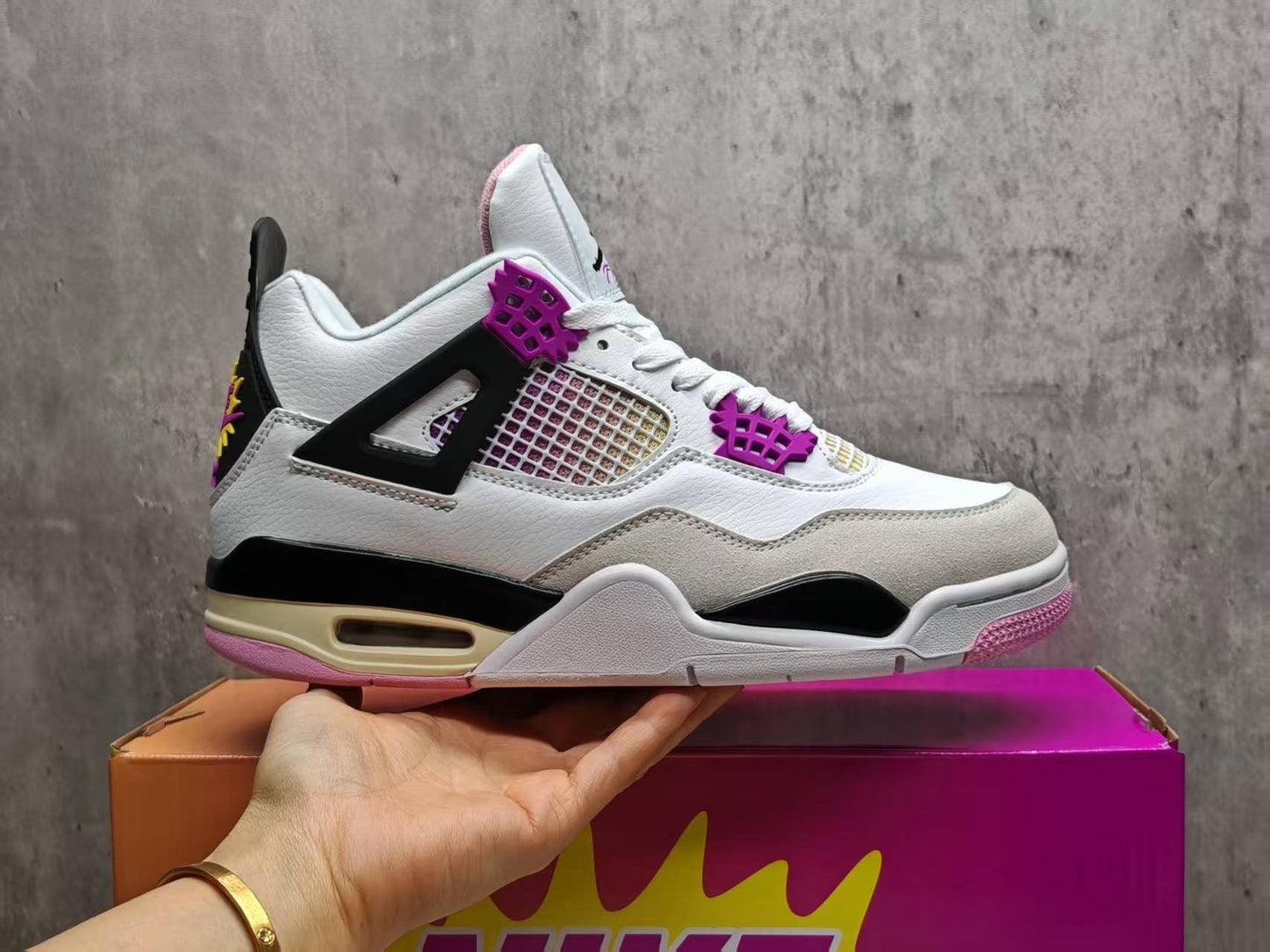 Air Jordan 4 Retro "Comic Book"