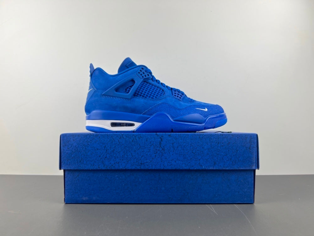 Air Jordan 4 Retro in 'University Blue'